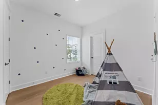 332 Neyland St, Houston, TX 77022 - Photo 25