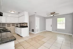 8622 Elbert St, Houston, TX 77028 - Photo 7