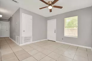 8622 Elbert St, Houston, TX 77028 - Photo 5