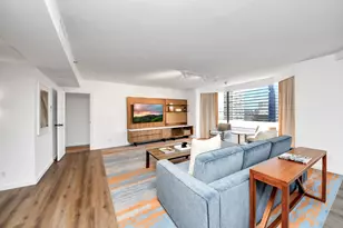 1300 Lamar St, Houston, TX 77010 - Photo 7