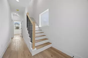 2010 Yates St, Houston, TX 77020 - Photo 5