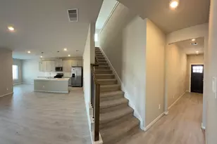 2527 Gray Gale Ct, Baytown, TX 77523 - Photo 9