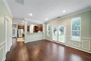 2626 Couch St, Houston, TX 77008 - Photo 9