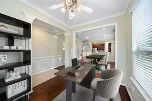 2626 Couch St, Houston, TX 77008 - Photo 7