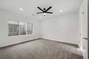910 W 19th St, Houston, TX 77008 - Photo 21