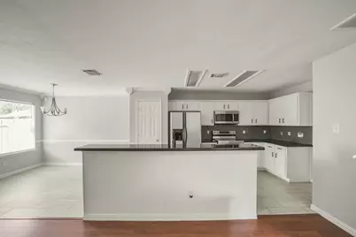 11 Verbena Bend Place, The Woodlands, TX 77382 - Photo 9