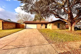 2215 Gontier Dr, Bay City, TX 77414 - Photo 1