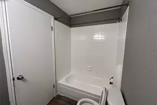 10211 Sugar Branch Dr, Houston, TX 77036 - Photo 9