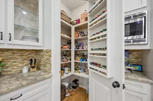 708 Asbury St, Houston, TX 77007 - Photo 17