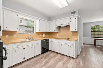 29 W Torch Pine Circle W, The Woodlands, TX 77381 - Photo 5