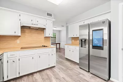 29 W Torch Pine Circle W, The Woodlands, TX 77381 - Photo 3