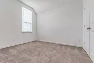 4727 Glen Isle Dr, Houston, TX 77009 - Photo 13