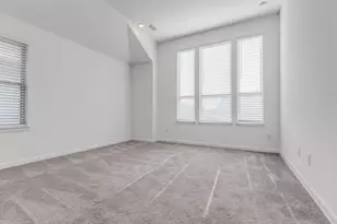 4727 Glen Isle Dr, Houston, TX 77009 - Photo 9