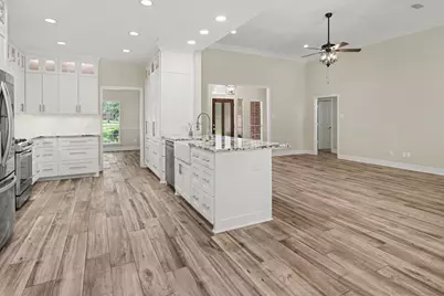 8911 Diamante Drive, Magnolia, TX 77354 - Photo 7