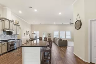 4115 Broadmoor Dr, Mont Belvieu, TX 77523 - Photo 11