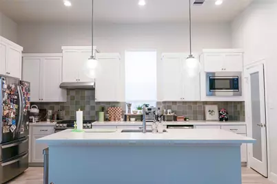 2718 Grand Fountains Drive #H, Houston, TX 77054 - Photo 7