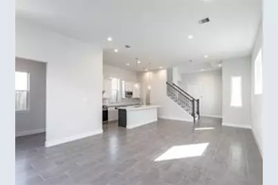 2718 Grand Fountains Drive #H, Houston, TX 77054 - Photo 5