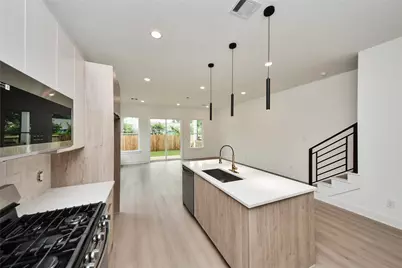 435 Neyland Street, Houston, TX 77022 - Photo 9