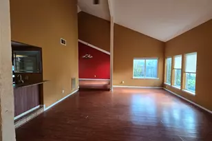 10410 Tennis Ct, Houston, TX 77099 - Photo 3
