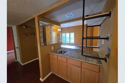 10410 Tennis Court, Houston, TX 77099 - Photo 5