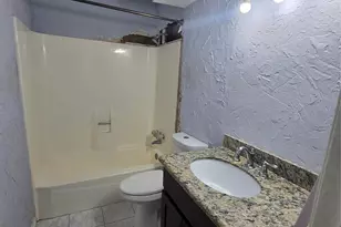 10410 Tennis Ct, Houston, TX 77099 - Photo 19