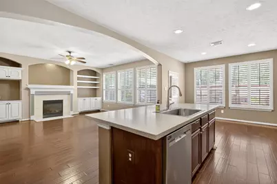 154 W Burberry Circle, The Woodlands, TX 77384 - Photo 17