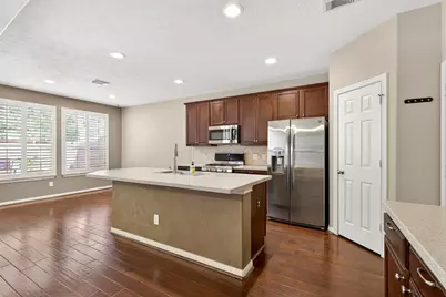 154 W Burberry Circle, The Woodlands, TX 77384 - Photo 13