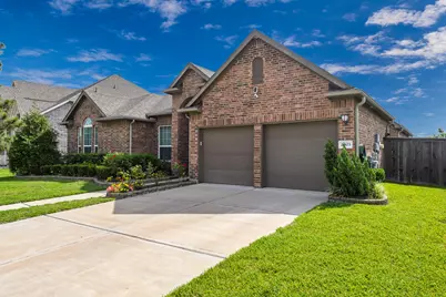 2003 Highland Meadows Drive, Pearland, TX 77089 - Photo 3