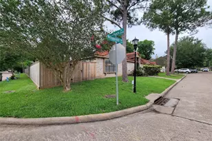 12800 Briar Forest Dr, Houston, TX 77077 - Photo 3