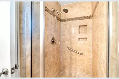 15218 E Hutchinson Circle, Houston, TX 77071 - Photo 15