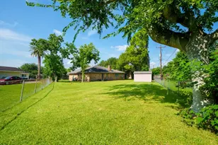 15218 E Hutchinson Cir, Houston, TX 77071 - Photo 17