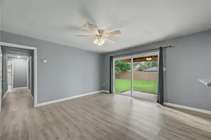 6343 Maple Hill Dr, Houston, TX 77088 - Photo 11
