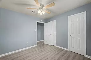 6343 Maple Hill Dr, Houston, TX 77088 - Photo 19
