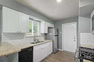 6343 Maple Hill Dr, Houston, TX 77088 - Photo 13