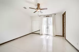 1108 W 15th 1/2 St, Houston, TX 77008 - Photo 9