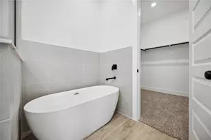 8103 Calhoun Rd, Houston, TX 77033 - Photo 9