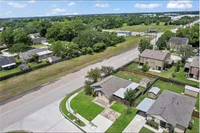 4640 Orange Circle S, Pearland, TX 77581 - Photo 9