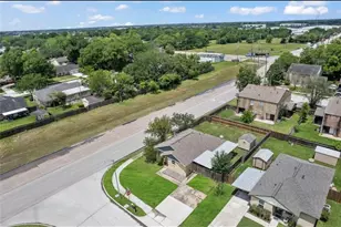 4640 Orange Cir S, Pearland, TX 77581 - Photo 9