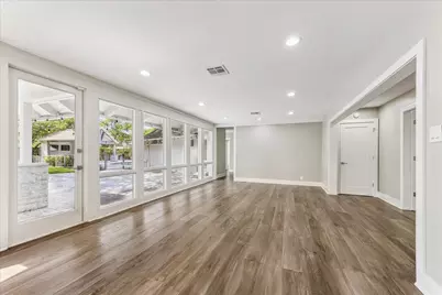 5524 Sturbridge Drive, Houston, TX 77056 - Photo 11