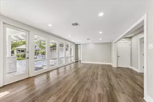 5524 Sturbridge Dr, Houston, TX 77056 - Photo 11