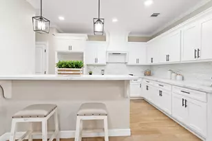 884 Meloreen, Port Neches, TX 77651 - Photo 9