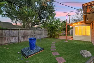 2205 Lazybrook Dr, Houston, TX 77008 - Photo 39