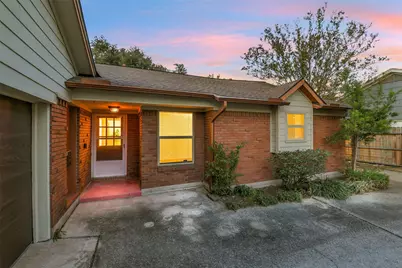 2205 Lazybrook Drive, Houston, TX 77008 - Photo 3