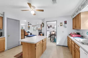 28625 Cedar Ct, Huntsville, TX 77340 - Photo 5