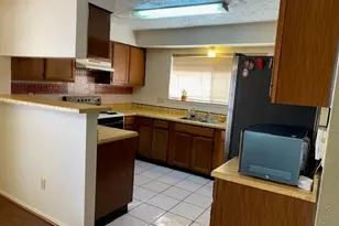 10122 Limewood Ln, Sugar Land, TX 77498 - Photo 3