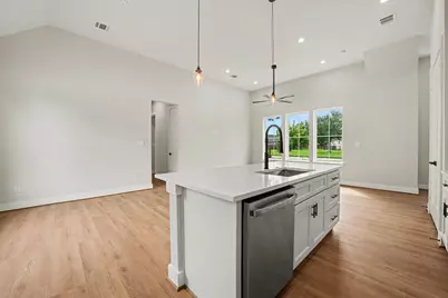 121 Shady Lake Drive, Houston, TX 77336 - Photo 7