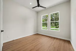 121 Shady Lake Dr, Houston, TX 77336 - Photo 15