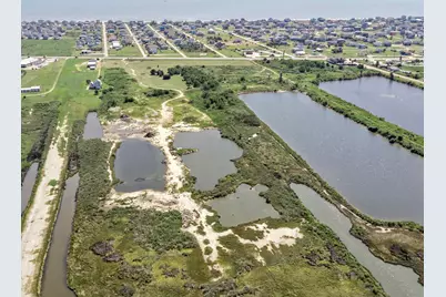 2169 Highway 87, Crystal Beach, TX 77650 - Photo 5