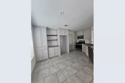 3206 Pebble Lake Drive, Sugar Land, TX 77479 - Photo 13