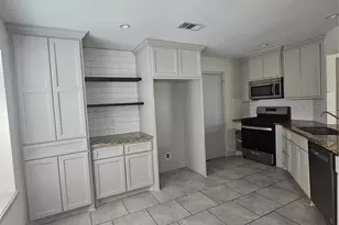 3206 Pebble Lake Dr, Sugar Land, TX 77479 - Photo 13